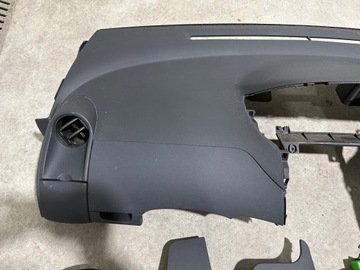 ДАТЧИК РЕМНЕЙ БЕЗОПАСНОСТИ КОНСОЛЬ TOYOTA YARIS II НА ПРИБОРНОЙ ПАНЕЛИ