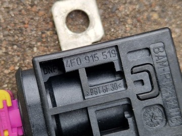 AUDI A6 C5 POJISTKA PYROTECHNICKÝ AKUMULÁTORU 4F0915519