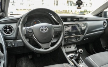 Toyota Auris II Touring Sports Facelifting 1.6 Valvematic 132KM 2017 Toyota Auris 1,6 LPG 2017 r. Lift Salon PL 1.6 BenzynaLPG 132KM, zdjęcie 8