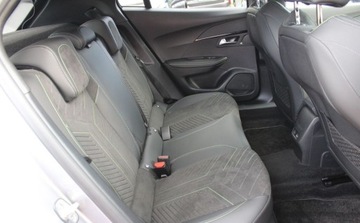 Peugeot 2008 II SUV Facelifting 1.2 PureTech 130KM 2024 Peugeot 2008 GT EAT8 2024 Od RiA 1.2 Benzyna 130KM, zdjęcie 18