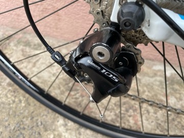 Шоссейный велосипед Giant Defy, Shimano 105 2x11