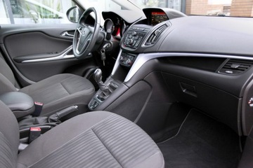 Opel Zafira C Tourer 1.4 Turbo ECOTEC 140KM 2014 Opel Zafira BiXenon|2x Park|6 Bieg| Navi|7 Foteli, zdjęcie 9