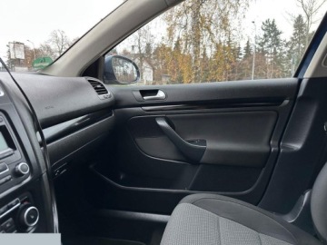 Volkswagen Golf VI Variant 1.2 TSI 105KM 2011 Volkswagen Golf Variant 1.2 benzyna 105KM 2011r, zdjęcie 24