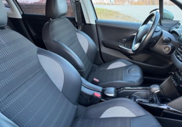 Peugeot 2008 I SUV Facelifting 1.2 PureTech 110KM 2018 Peugeot 2008 1.2T 110KM 2018r automat navi kamera polskora 1.2 110KM, zdjęcie 8