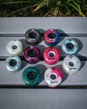 СВЕТЯЩИЕСЯ КОЛЕСА ДЛЯ РОЛИКОВ СВЕТЯЩАЯСЯ СЛАДКАЯ ВАТКА 80ММ БЛЕСК