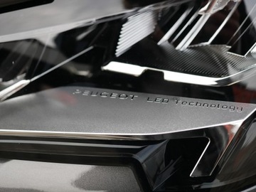 Peugeot 3008 II Plug-In Hybrid Facelifting 1.6 HYBRID4 300KM 2023 Peugeot 3008 Hybrid4 300 koni 4x4 Blis Keyless Webasto Full Led Kamery 180, zdjęcie 9