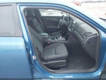 Chrysler 300C II 2023 Chrysler 300 2023 Chrysler 300 Touring RWD 3.6 Benzyna 292KM, zdjęcie 10