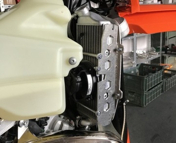 КРЫШКИ РАДИАТОРА С ВЕНТИЛЯТОРОМ KTM/HUSQVARNA 2T 4T