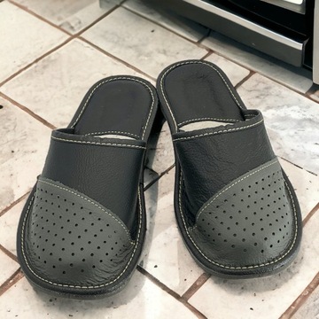 Pánske papuče Kožené papuče Čierne 40