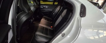 Volvo S60 III 2021 Volvo S60 2.0 Turbo benzyna 250 km. 4x4 Najbogatsza wersja wyposazenia 2.0, zdjęcie 22