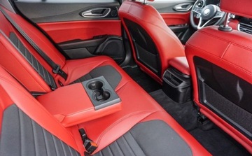Alfa Romeo Giulia II Sedan 2.0 Turbo 200KM 2018 Alfa Romeo Giulia Alfa Romeo Giulia 2,0 201 KM 2.0 Benzyna 200KM, zdjęcie 15