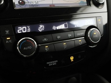 Nissan Qashqai II Crossover 1.2 DIG-T 115KM 2017 Nissan Qashqai Navi Kamera cofania Klimatyzacja, zdjęcie 25