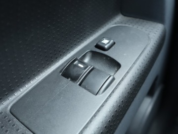 Mitsubishi Colt VI Hatchback 1.1 i 12 V CZ3 75KM 2011 Mitsubishi Colt 1.1, Klima, Parktronic, zdjęcie 12
