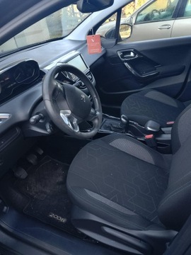 Peugeot 2008 I SUV Facelifting 1.2 PureTech 82KM 2019 PEUGEOT 2008 SIGNATURE 1,2 benzyna 2019 r, zdjęcie 3