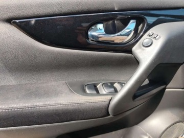 Nissan Qashqai II Crossover 1.6 dCi 130KM 2016 Nissan Qashqai Salon PL 4X4 1,6T diesel manual 1.6 Diesel 130KM, zdjęcie 9