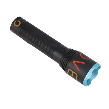 Мощный светодиодный фонарик с возможностью увеличения.