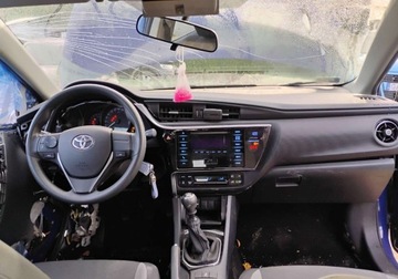 Toyota Auris II Touring Sports Facelifting 1.6 Valvematic 132KM 2018 Toyota Auris 2018r, 1.6 Benzyna. Uszkodzony prawy przod i bok. Jezdzi 1.6, zdjęcie 5