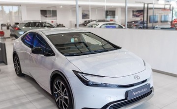 Toyota Prius V (XW60) 2.0  Hybrid Dynamic Force Plug-in 223KM 2023 Toyota Prius Plug-in 2.0 Hybrid Prestige 2.0 Hybryda 223KM, zdjęcie 2