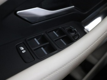 Jaguar E-Pace 2017 Jaguar E-Pace mHEV automat 4x4 skóra kamera360, zdjęcie 34
