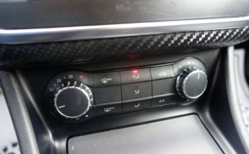 Mercedes Klasa A W176 Hatchback 5d Facelifting 200 d 136KM 2015 Mercedes-Benz Klasa A 200CDI 136KM AMG Line Niski przebieg Biksenon Skora, zdjęcie 20