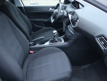 Peugeot 308 II SW 1.2 PureTech 130KM 2016 Peugeot 308 1.2 PureTech, Navi, Klima, zdjęcie 8