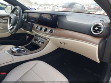 Mercedes Klasa E W213 2020 Mercedes-Benz Klasa E 450 4Matic 2020 3.0l 3.0 Benzyna 362KM, zdjęcie 9