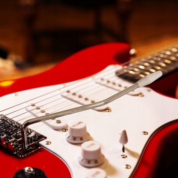 ЭЛЕКТРИЧЕСКАЯ ГИТАРА красный усилитель аксессуары подставка для гитары