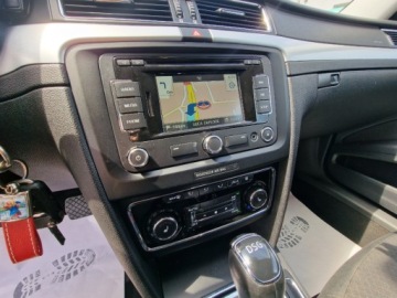 Skoda Superb II Kombi Facelifting 2.0 TDI CR DPF 170KM 2014 Skoda Superb 2.0 170Ps DSG Navi Alu Ksenon Kombi Gwarancja 2.0 Diesel 170KM, zdjęcie 17