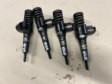VW AUDI 2,0 TDI POMPOWTRYSKIWACZ 03G130073G+