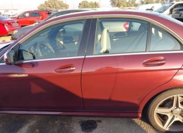 Mercedes Klasa C W204 2009 Mercedes-Benz Klasa C 2009, 6.3L, 63 AMG, od ubezpieczalni 6.3 Benzyna, zdjęcie 3