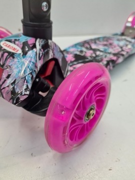 HULAJNOGA DZIECIĘCA TRÓJKOŁOWA CAROMA LED