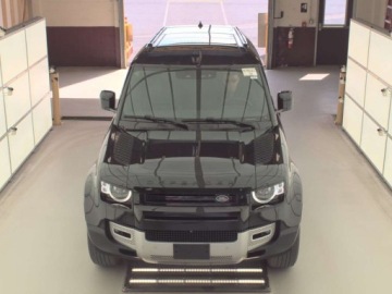 Land Rover Defender IV (L663) 2023 Land Rover Defender 130 SE 2023 3.0 Benzyna 395KM, zdjęcie 5