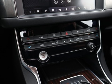 Jaguar XF II Sportbrake 2.0 i4D 240KM 2019 Jaguar XF 25d AWD, Salon Polska, 1. Właściciel, zdjęcie 18