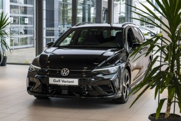 Volkswagen Golf VIII R Facelifting 2.0 TSI 333KM 2025 Volkswagen Golf Variant R 2.0 TSI 4Motion 333 KM, zdjęcie 3