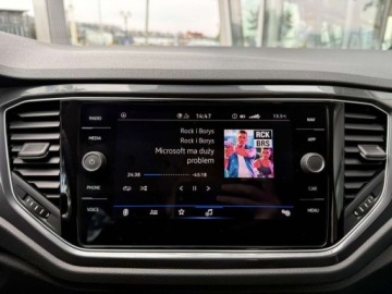 Volkswagen T-Roc I SUV 1.5 TSI ACT 150KM 2021 Volkswagen T-Roc 1.5TSI 150KM Premium DSGKameraNiski PrzebiegACCASOSalon P, zdjęcie 20