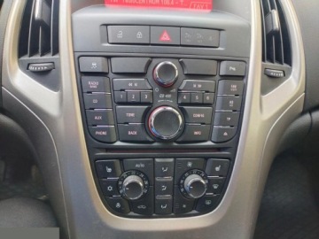 Opel Astra J Hatchback 5d 1.4 Turbo ECOTEC 140KM 2012 Opel Astra 1.4 Turbo 140KM 2012r Bogate wyposażenie, zdjęcie 13