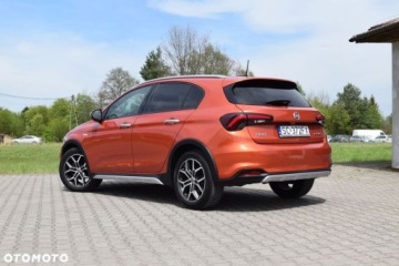 Fiat Tipo II Hatchback Facelifting 1.6 MultiJet 130KM 2021 Fiat Tipo 1.6 MultiJet 130KM Cross Lift Full LED Kamera Tempomat ACC 1.6, zdjęcie 3