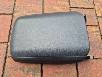 LOKETNÍ OPĚRKA PORSCHE MACAN 95B