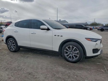 Maserati Levante 2017 Maserati Levante 2017 MASERATI LEVANTE 3.0 Benzyna 424KM, zdjęcie 3