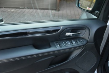 Chrysler Town &amp; Country V 2014 Chrysler Town &amp; Country S 3.6 V6 292KM 2014r., zdjęcie 23