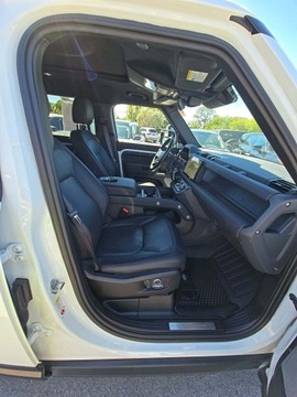 Land Rover Defender IV (L663) 2024 Land Rover Defender 130 X-Dynamic SE 2024 5.7l 5.7 Benzyna 360KM, zdjęcie 9