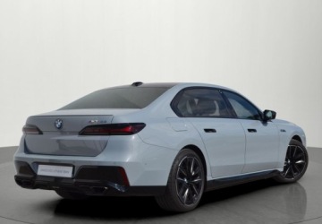 BMW Seria 7 G70 Sedan Plug-In 3.0 M60e 571KM 2023 BMW Seria 7 Dealer BMW Bonkowscy Gorzow Wlkp. 3.0 Hybryda Plug-in 571KM, zdjęcie 2