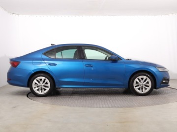 Skoda Octavia IV Liftback 2.0 TDI 150KM 2022 Skoda Octavia 2.0 TDI, Salon Polska, zdjęcie 5