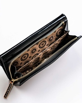 Lakierowany portfel damski skórzany z wężowym