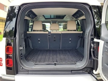 Land Rover Defender IV (L663) 90 3.0 i6P 400KM 2023 LANDROVER DEFENDER SE 110 P300AWD, 2.0l benzyna 300KM Przebieg 32,064km, zdjęcie 30