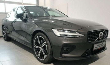 Volvo S60 III 2023 Volvo S60 Volvo S60 B5 B AWD Ultimate Dark 2.0 Hybryda 250KM, zdjęcie 2