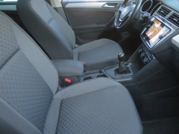 Volkswagen Tiguan II SUV 2.0 TDI 115KM 2018 VW Tiguan 2.0 TDI, Navi, Klima, Klimatronic, zdjęcie 7