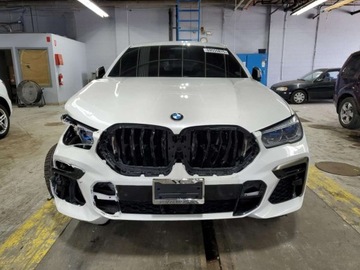 BMW X6 G06 2022 BMW X6 M50i 2022 4.4l 4.4 Benzyna 523KM, zdjęcie 7