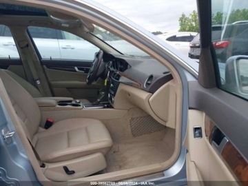Mercedes Klasa C W205 2013 Mercedes-Benz Klasa C 2013 Mercedes-Benz C-Class 4dr Sdn C 300 Sport 4MATIC, zdjęcie 6