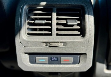 Volkswagen Touran III 2.0 TDI 150KM 2016 Volkswagen Touran 2.0 TDI CR TOP LED DSG Nvi kamera PDC Highline Panorama, zdjęcie 24